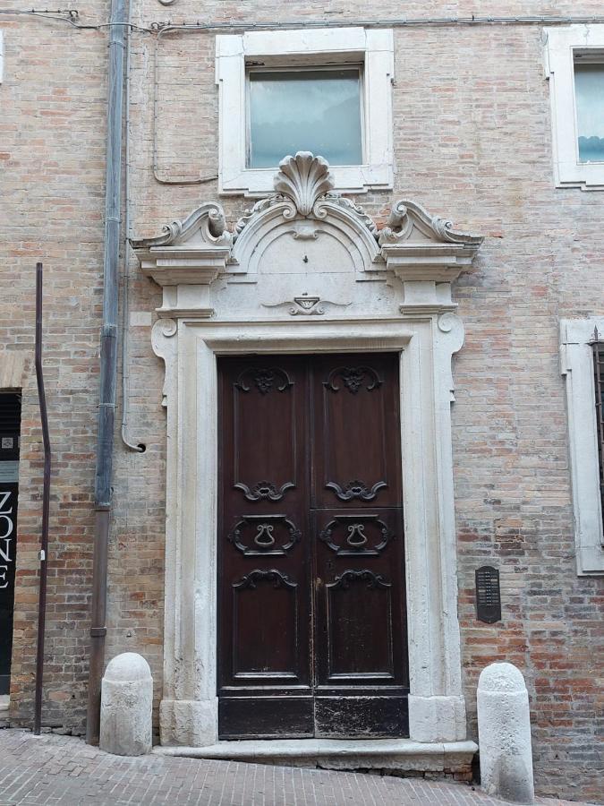 Апартаменты Il Cielo Di Raffaello Урбино Экстерьер фото